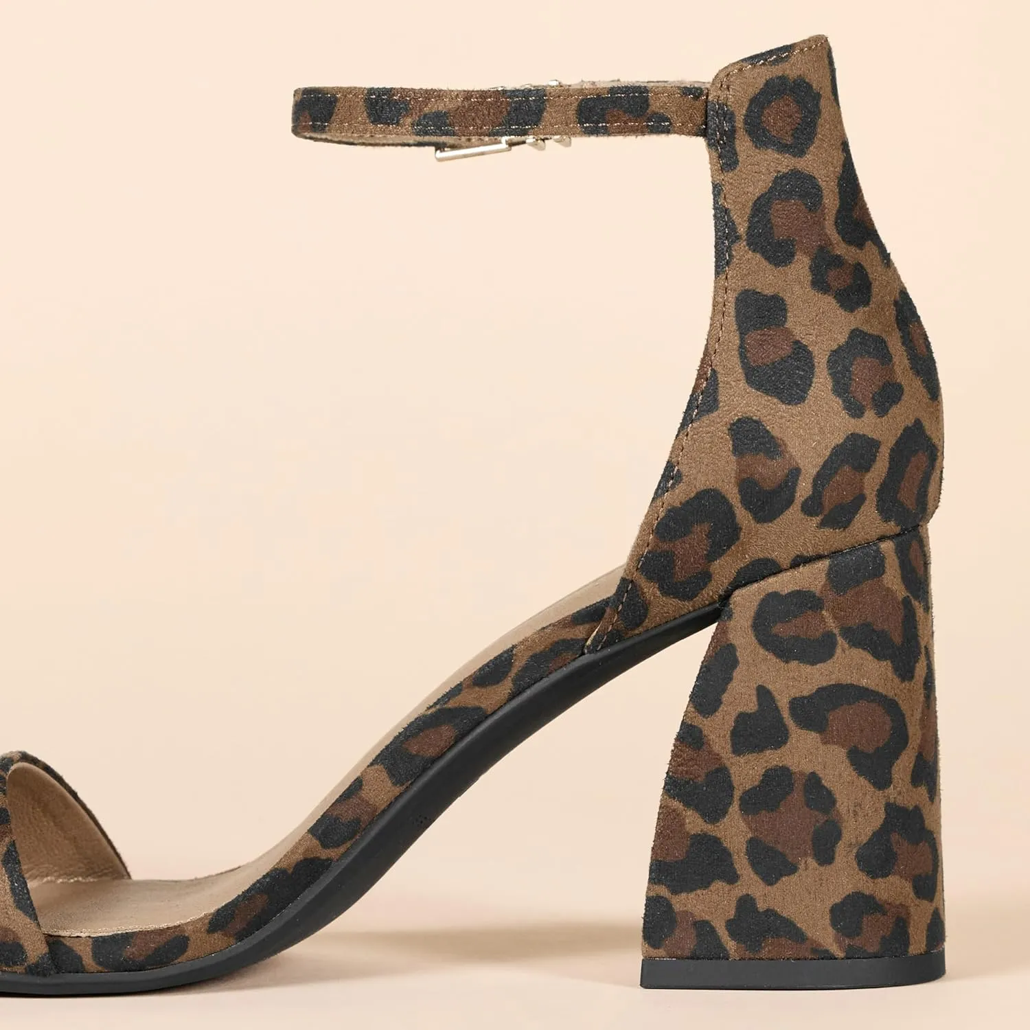 Amazon Essentials Women's High Heel Nola