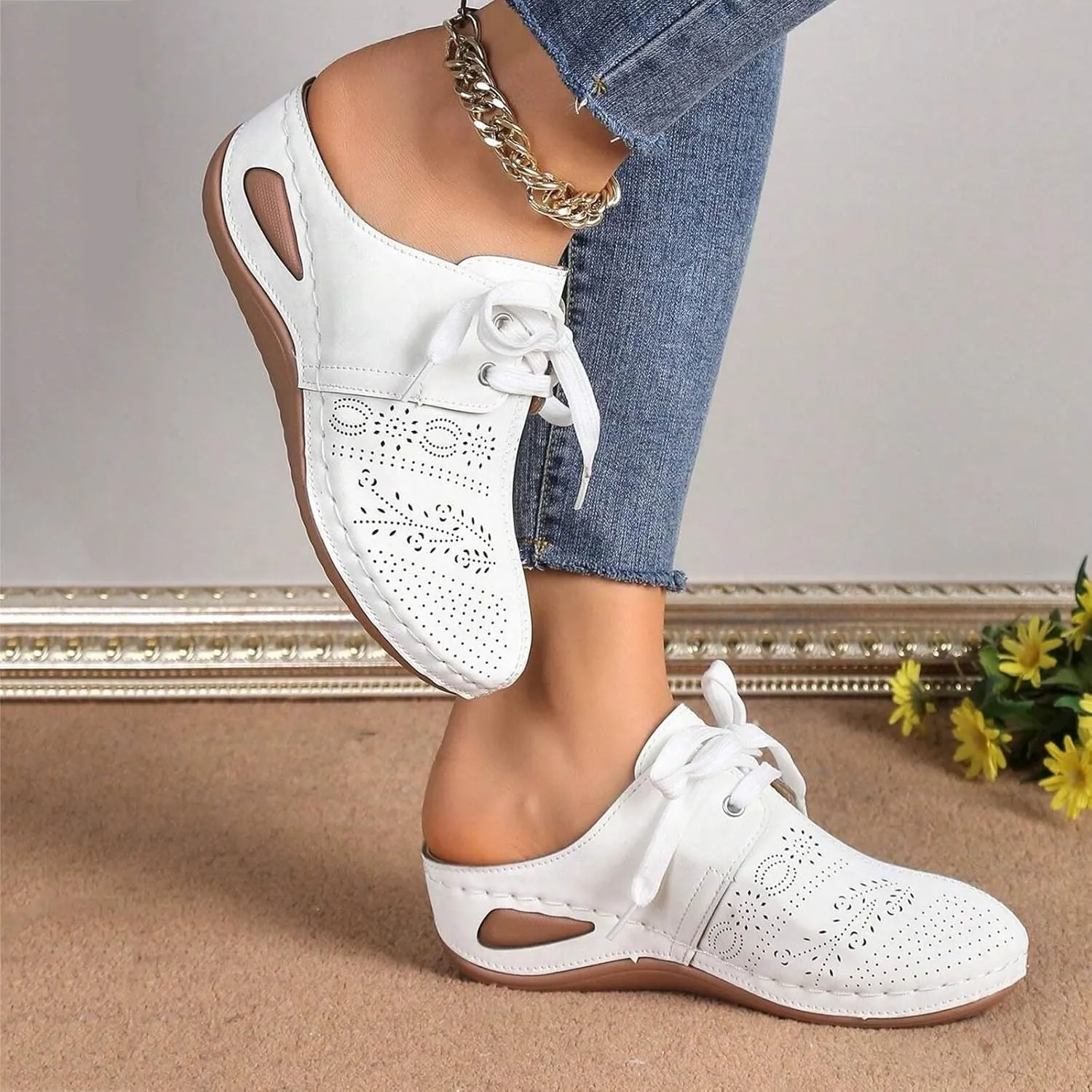 Clogs for Women Mules Slip On Closed Toe Comfortable Clogs with Arch Support Summer Casual Lightweight Mules Slippers Adjustable Strap Breathable Walking Orthopedic Flat Sandal Outdoor Trendy Shoes