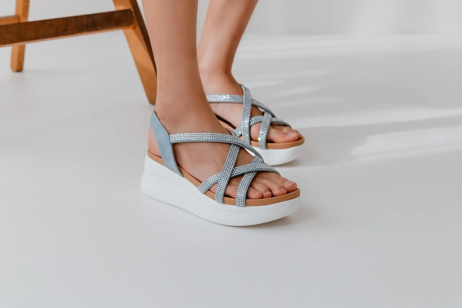 Daisy Fuentes Fred Women's Wedge Sandals Comfortable Design