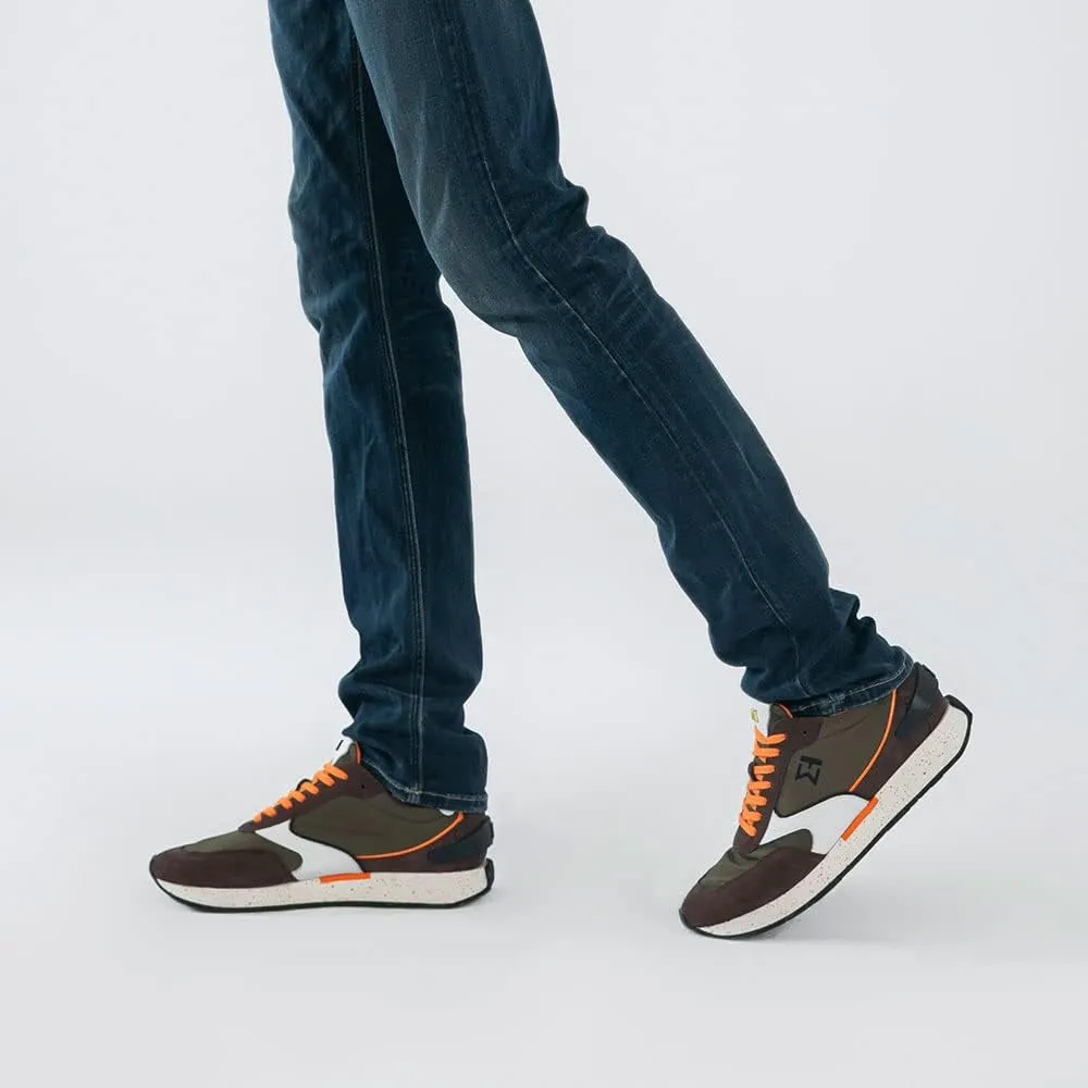 ELHANN.H The SJ Sneakers Combines Simple Lines with a Dynamic Style.