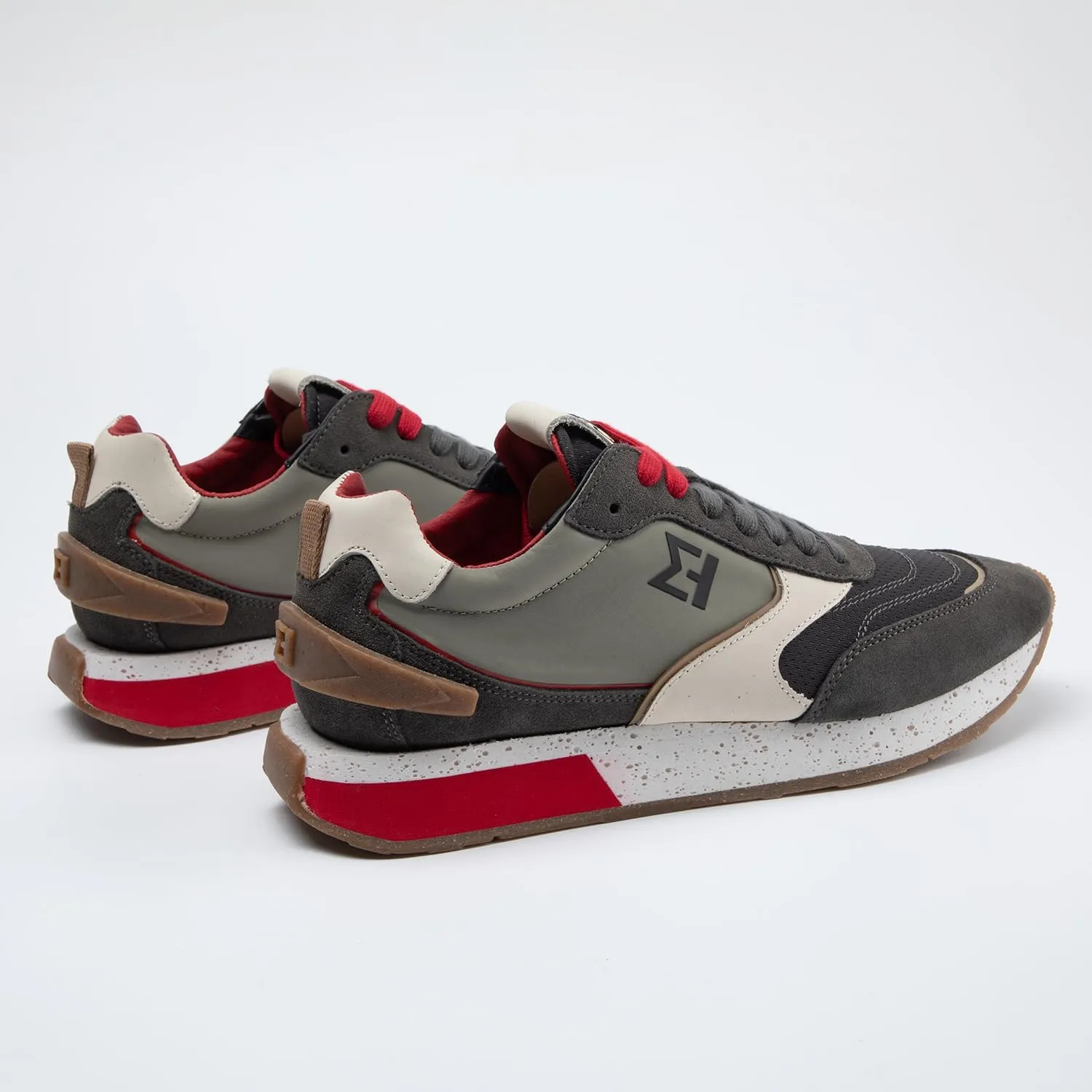 ELHANN.H The SJ Sneakers for Male Combines Simple Lines with a Dynamic Style.