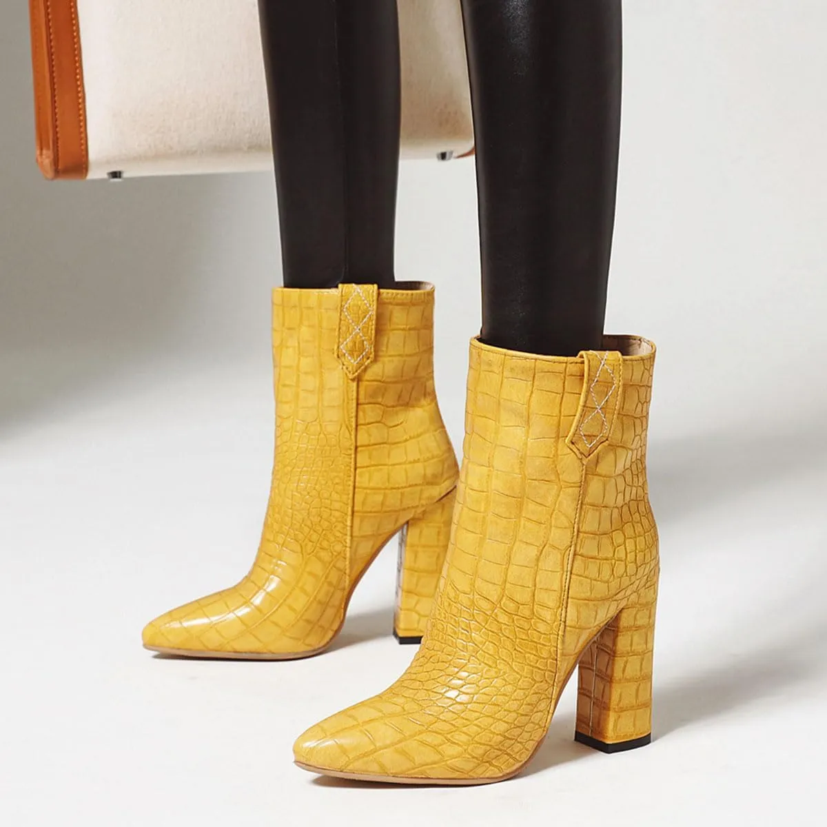 Fashion Women Block High Heels Western Boots Ankle High Crocodile Pattern Booties Zipper Low Boots