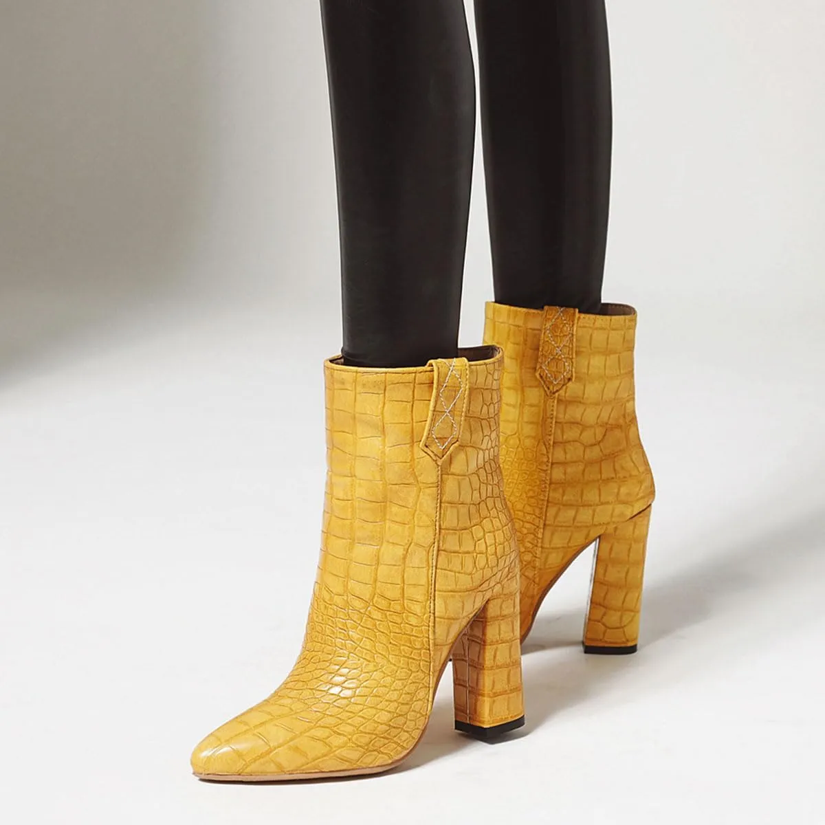 Fashion Women Block High Heels Western Boots Ankle High Crocodile Pattern Booties Zipper Low Boots
