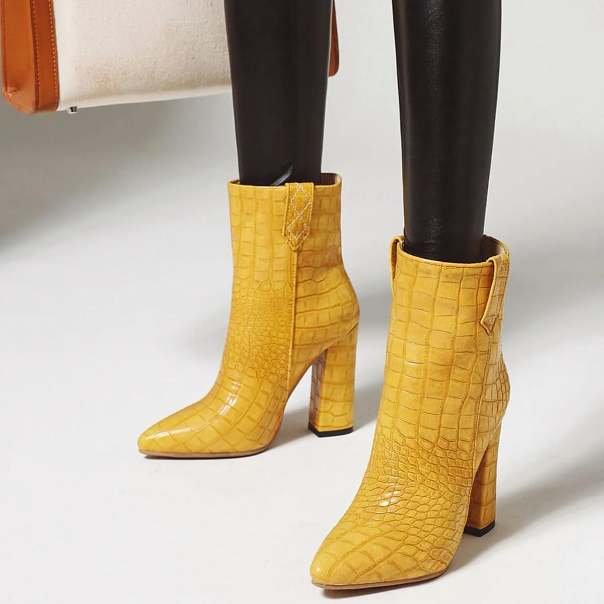 Fashion Women Block High Heels Western Boots Ankle High Crocodile Pattern Booties Zipper Low Boots