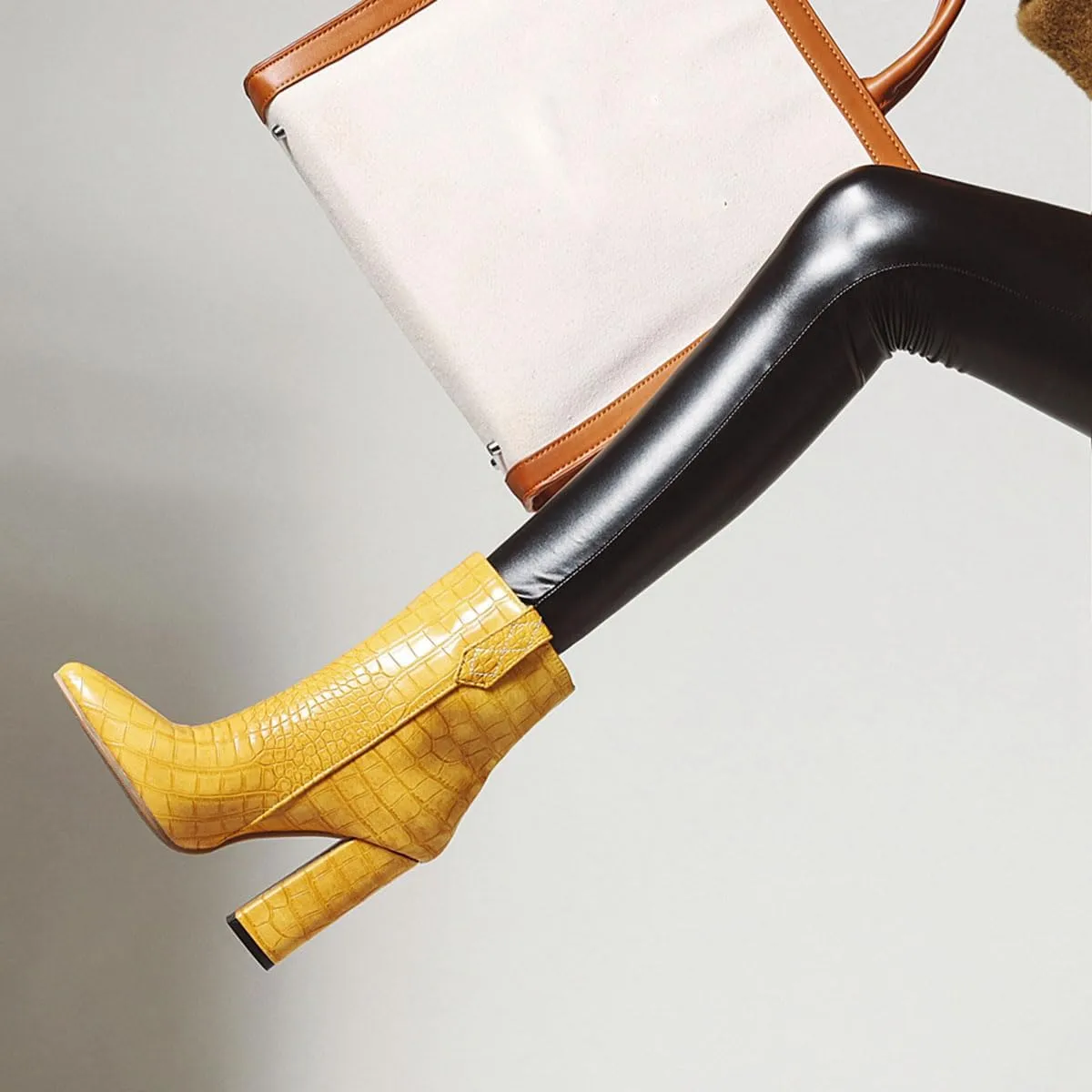 Fashion Women Block High Heels Western Boots Ankle High Crocodile Pattern Booties Zipper Low Boots