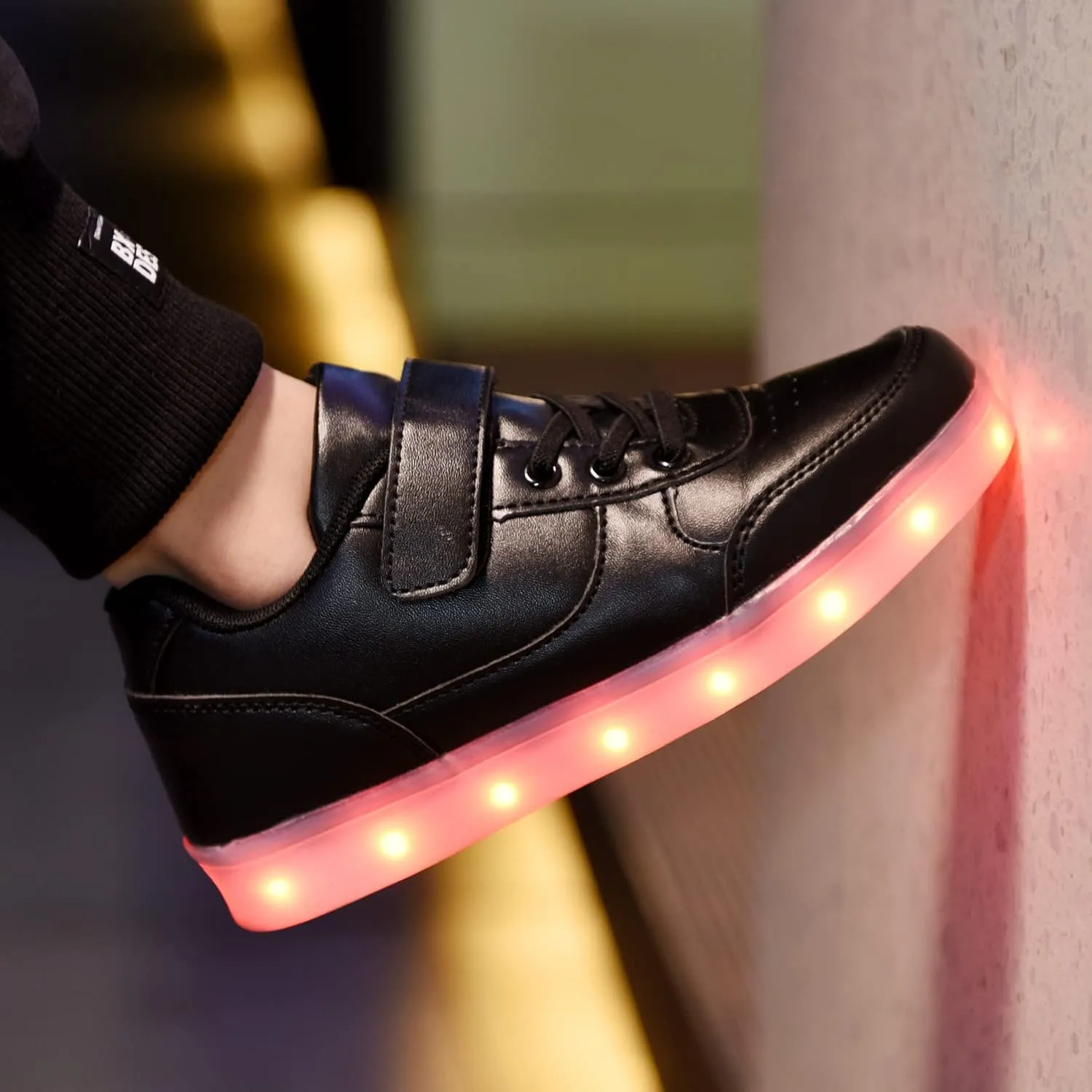 Kids Light Up Shoes LED Sneakers High Top USB Charging Flashing Trainers for Child Girls Boys