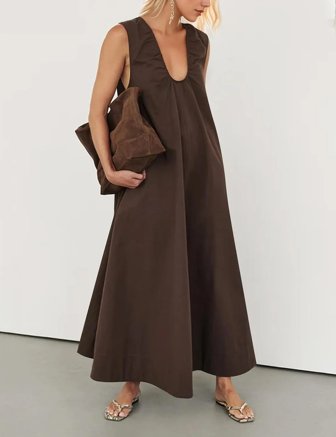 OLAPTA Women Summer Sleeveless Maxi Dress Scoop Neck Ruched Loose Fit Casual Elegant Solid Vacation Long Dress with Pockets