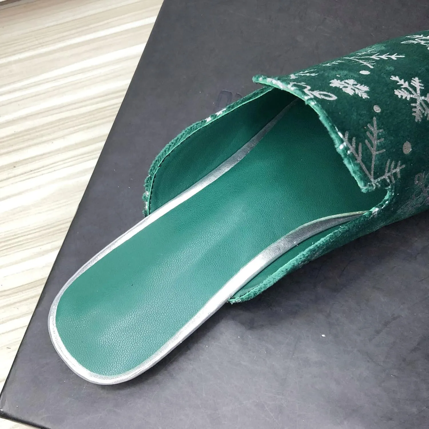 WENJIAZHIZHI Mules for Women Slip On Women's Flats Comfortable Closed Pointed Toe Backless Loafers Womens Clogs Mules