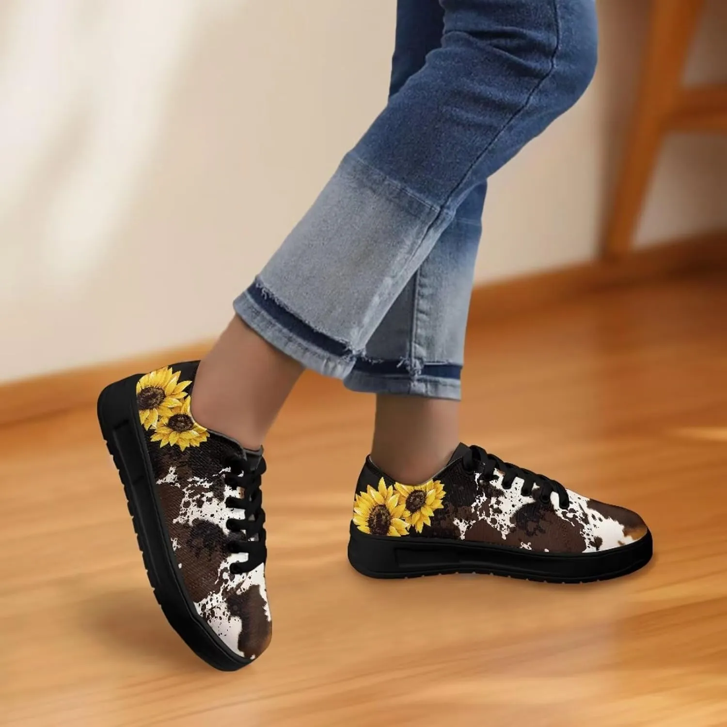 Women Classic Fashion Sneakers Lace Up Low Top Canvas Casual Sneakers Lightweight Breathable Comfort Wide Toe Shoes
