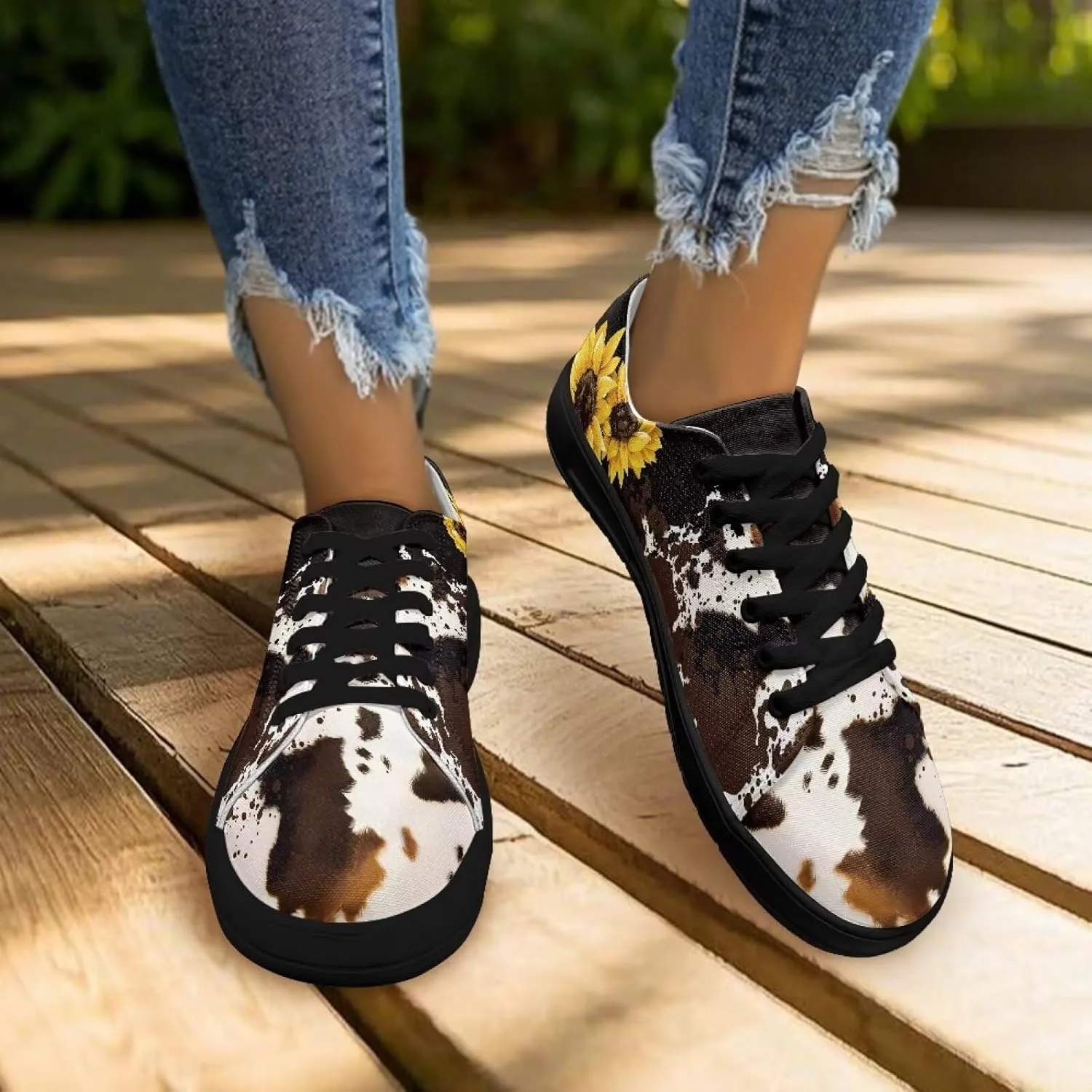 Women Classic Fashion Sneakers Lace Up Low Top Canvas Casual Sneakers Lightweight Breathable Comfort Wide Toe Shoes