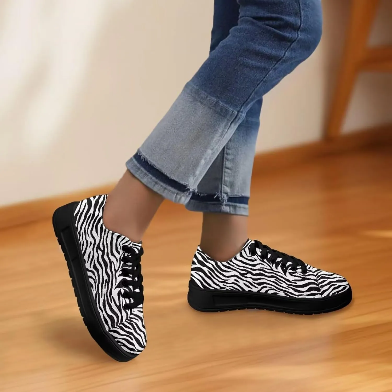 Women's Canvas Sneakers Mesh Lace Up Low Top Sneakers Lightweight Breathable Canvas Tennis Shoes Ladies Running Shoes