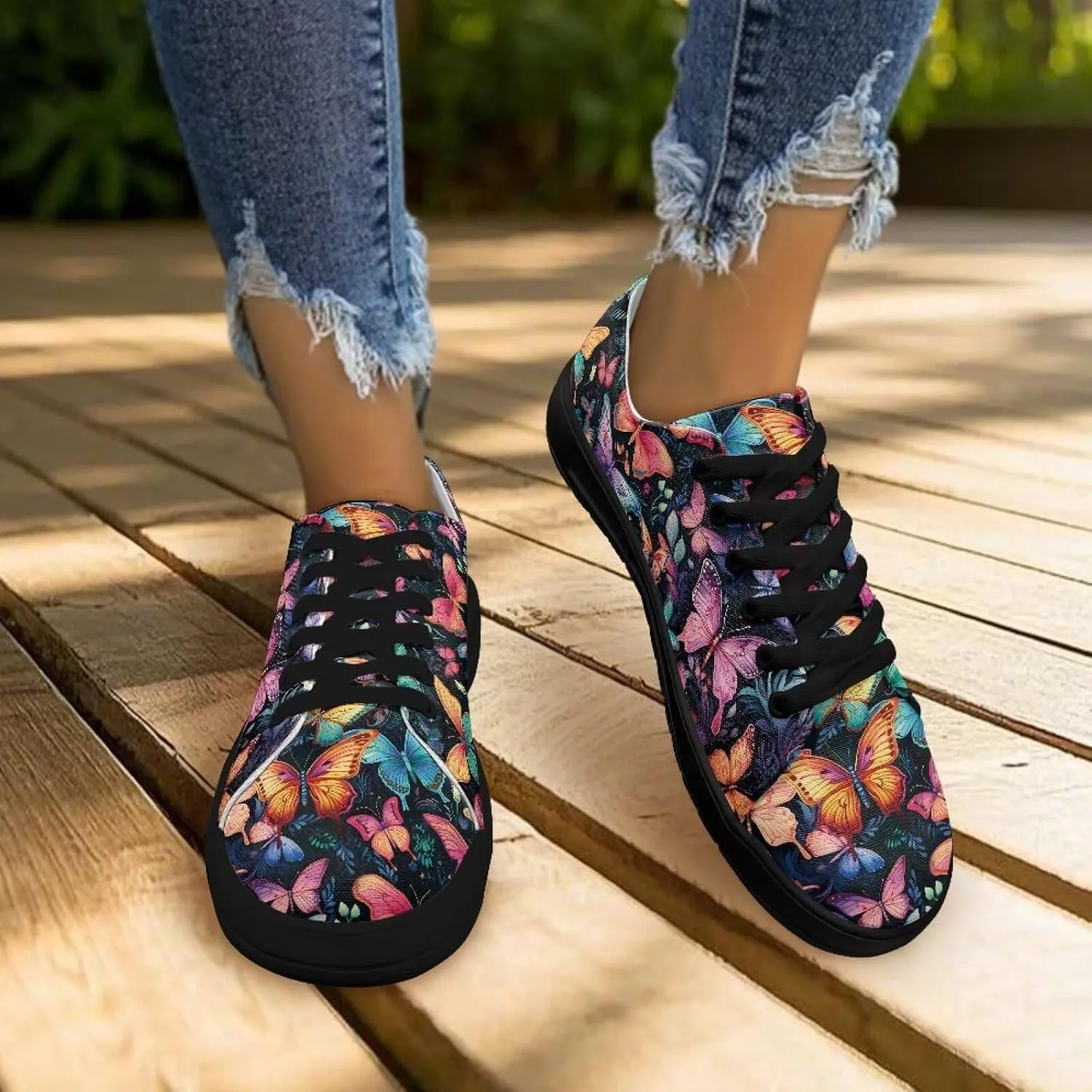 Women's Casual Canvas Sneakers Comfortable Low Top Walking Shoes Classic Lightweight Tennis Shoes Fashion Sneakers